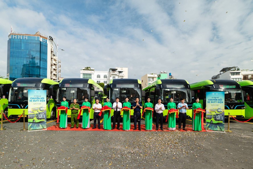 VinBus công bố chính thức vận hành tuyến buýt điện 33 và 150 tại TP. HCM