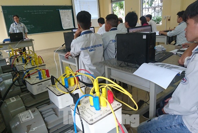 Đề xuất thay đổi diện được miễn học phí học trung cấp.