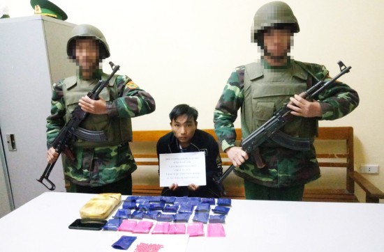 Giàng Láo Bô và tang vật vụ án