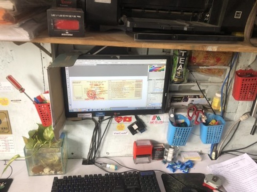 Máy móc, thiết bị được đối tượng sử dụng để làm giấy tờ giả