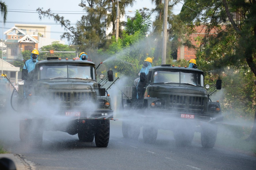 Thủ tướng: Một số địa phương còn lúng túng ứng phó khi dịch bùng phát