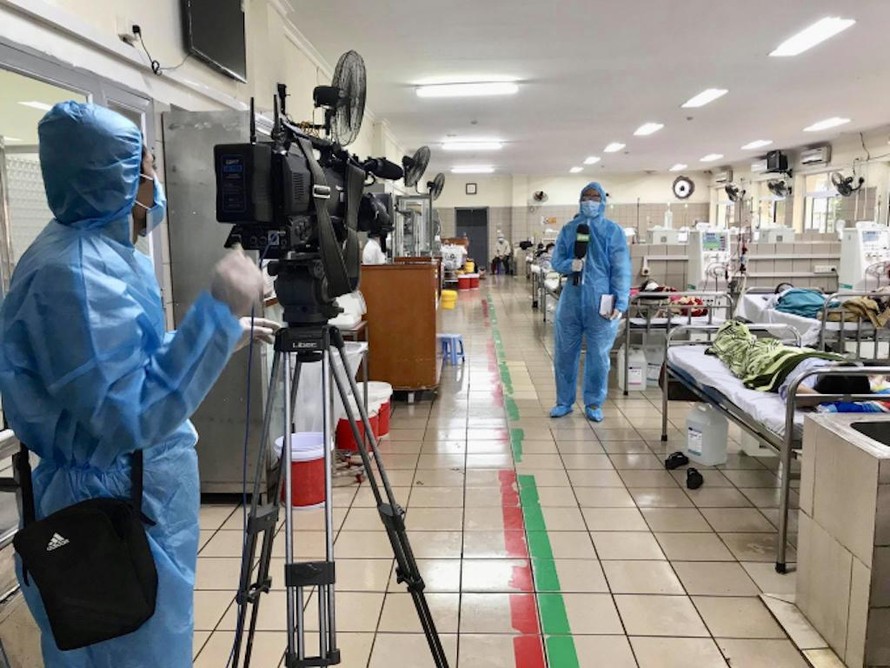 Báo chí truyền thông trong tuyến đầu chống dịch COVID-19