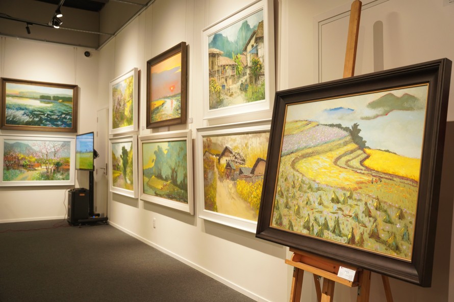 "Mùa hân hoan" của Đặng Đình Ngỡ và Lâm Đức Mạnh