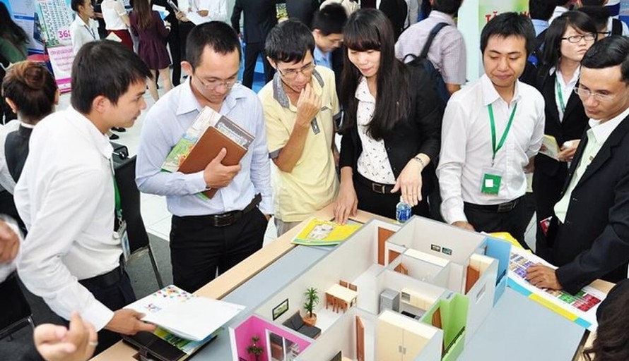 Siết chặt hoạt động môi giới bất động sản