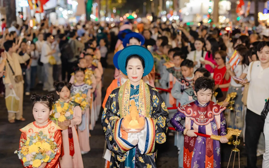 40 nghệ sĩ tham gia rước tôn tượng Phật trong Đại lễ Vesak 2025