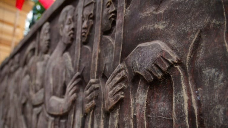 Tu bổ cặp phù điêu Nông nghiệp – Ngư nghiệp: Chứng tích của nền mỹ thuật hiện đại