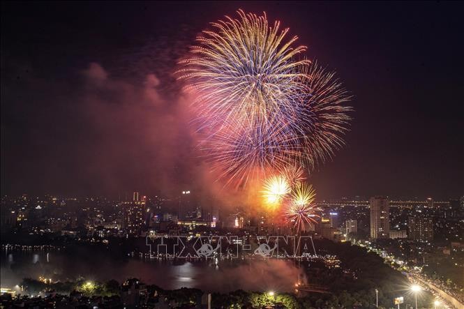 Điểm bắn pháo hoa tại công viên Thống Nhất. Ảnh: Minh Quyết