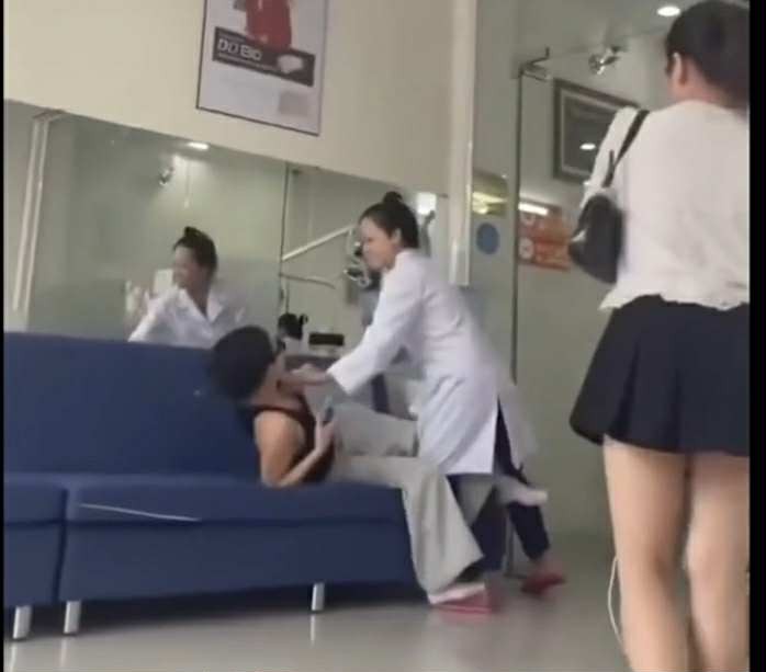 Yêu cầu làm rõ vụ nhân viên y tế đánh bệnh nhân tại TP Hồ Chí Minh