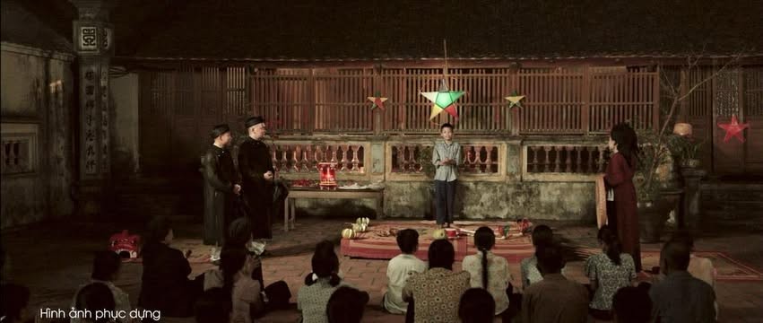 Cảnh phục dựng về tuổi thơ của GS.TS.NS. Chu Bảo Quế. Ảnh: NSX