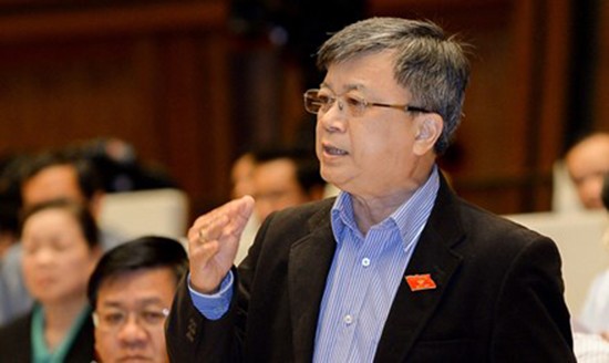 Theo đại biểu Trương Trọng Nghĩa, hiện nay tham nhũng có sự cấu kết, móc ngoặc giữa khu vực công và khu vực tư, đó là những hiện tượng “sân sau”, “chủ nghĩa thân hữu”. Ảnh: Như Ý.