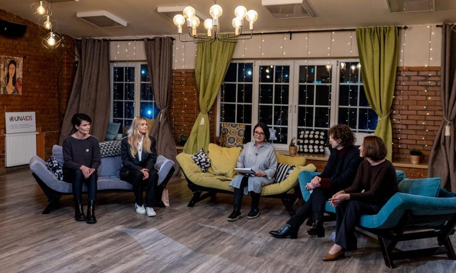 Bao cao su, quyền của phụ nữ và HIV - tọa đàm của UNAIDS, UNESCO và Odnoklassniki 