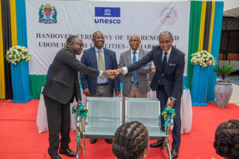 UNESCO hợp tác với Tanzania nâng cao chất lượng dịch vụ y tế cho thanh thiếu niên. Ảnh: UNESCO