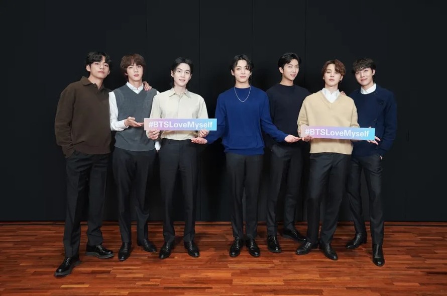 Các thành viên BTS trong video gửi gắm thông điệp tới ARMY. Ảnh: UNICEF