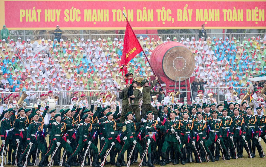 Màn xếp hình nghệ thuật của Đoàn nghệ thuật quân đội. Ảnh: Nguyên Quang