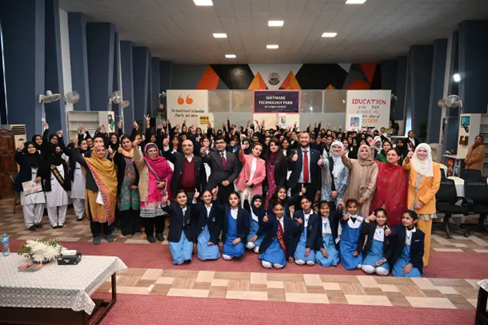 Kỷ niệm 10 năm Ngày Quốc Tế Phụ nữ và Trẻ em gái trong Khoa học: UNESCO tạo cơ hội cho phái nữ khám phá nghề STEM 