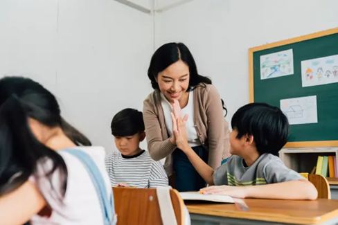 UNESCO: Thúc đẩy xóa nạn mù chữ thông qua đa dạng ngôn ngữ và giáo dục dựa trên tiếng mẹ đẻ 