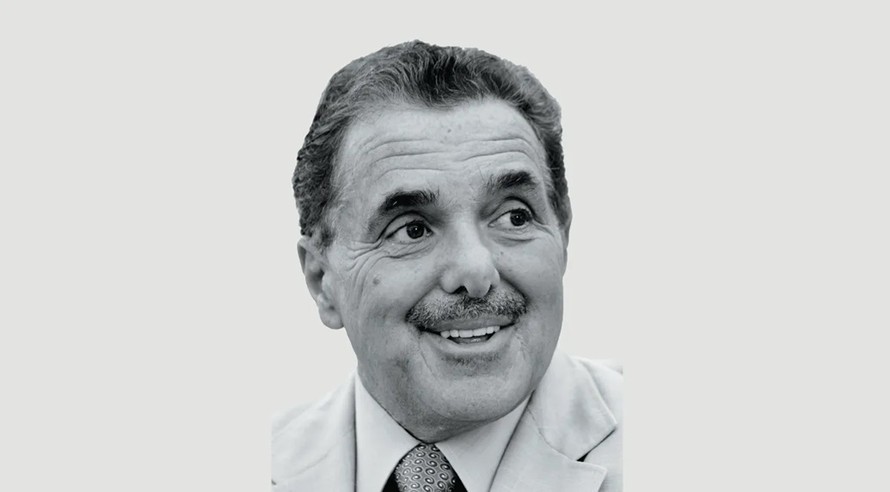 Leonard Riggio qua đời năm ngoái và được CEO của Christie’s mô tả là một “nhà sưu tầm đích thực.” Barnes & Noble là một chuỗi nhà sách lớn và lâu đời của Mỹ, được thành lập vào năm 1886. Đây là một trong những nhà bán lẻ sách lớn nhất tại Hoa Kỳ, chuyên cung cấp sách in, sách điện tử, văn phòng phẩm và các sản phẩm giải trí khác. Barnes & Noble cũng từng sở hữu Nook, một dòng máy đọc sách điện tử cạnh tranh với Kindle của Amazon.