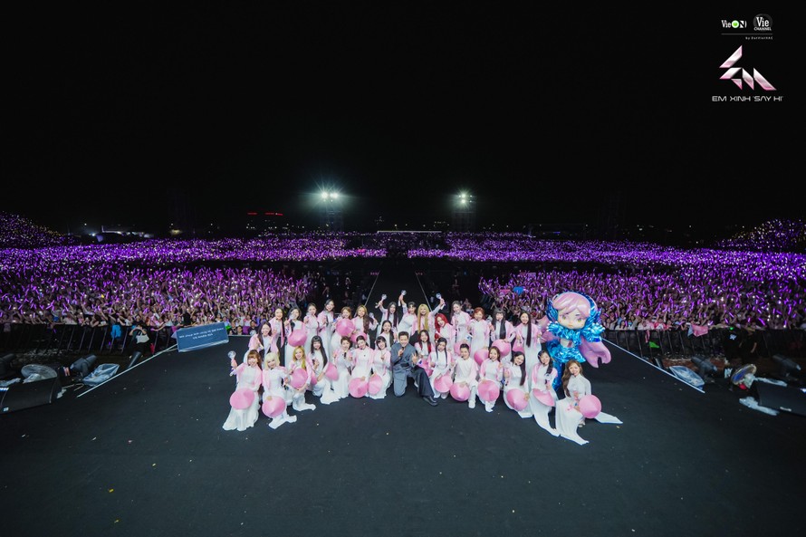 Em Xinh “Say Hi" Concert đêm 2 chính thức được công bố, khán giả Thủ đô chuẩn bị sẵn sàng đón 30 Em Xinh vào ngày 11/10