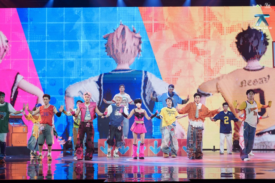 Tập 4 Anh Trai "Say Hi" 2025: 4 màu sắc âm nhạc đối lập từ Ballad cổ tích, Funk Epic, Y2K