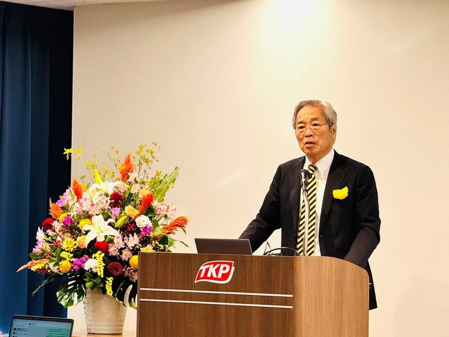 Giáo sư Yuji Suzuki phát biểu tại Hội nghị 