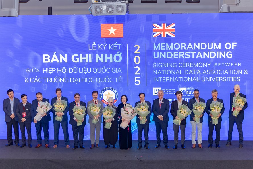 Hội thảo đặt nền tảng cho hợp tác khu vực và hợp tác quốc tế về kinh tế dữ liệu, nơi Việt Nam mong muốn kết nối sâu hơn với các trường đại học hàng đầu thế giới, các cơ quan hoạch định chính sách, các tổ chức nghiên cứu quốc tế, các doanh nghiệp công nghệ toàn cầu và mạng lưới chuyên gia về dữ liệu và AI.