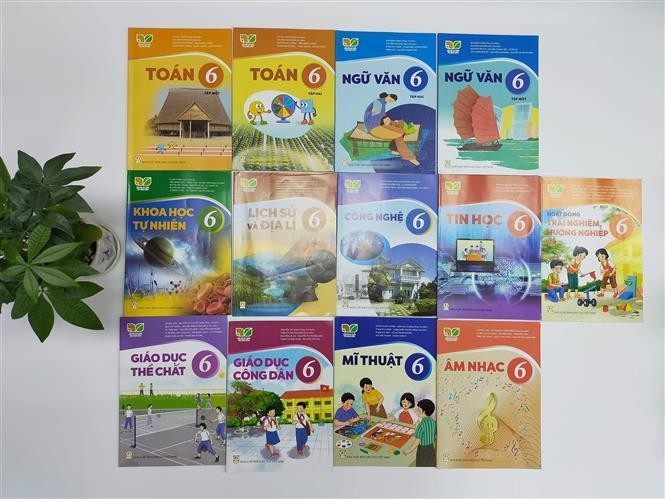 Sách giáo khoa theo chương trình giáo dục phổ thông mới. Ảnh: TTXVN
