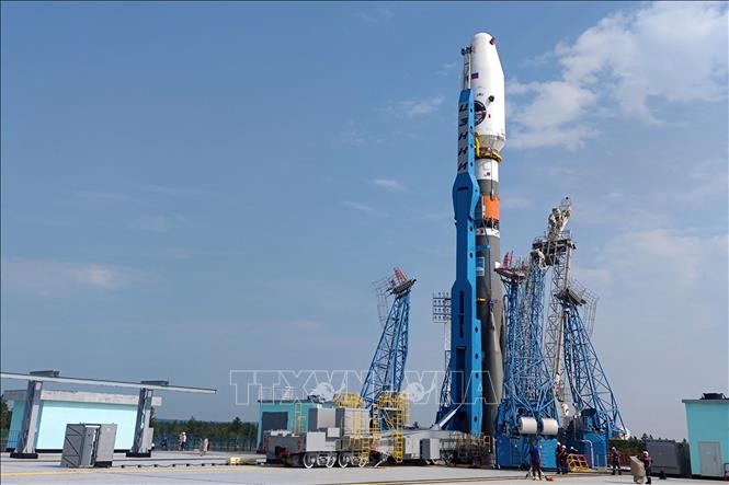 Tên lửa đẩy Soyuz 2.1b mang theo tàu thăm dò Mặt Trăng Luna-25 đặt trên bệ phóng tại sân bay vũ trụ Vostochny, Nga, ngày 8/8/2023. Ảnh: AFP/TTXVN