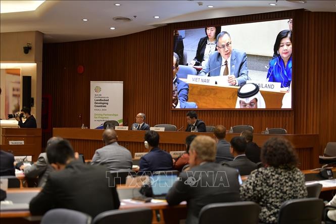 Đại sứ Việt Nam tại Thái Lan Phan Chí Thành phát biểu tại Hội nghị. Ảnh: Đỗ Sinh - PV TTXVN tại Thái Lan