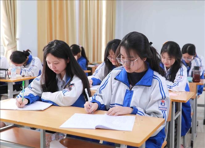 Giờ học ôn tập của học sinh lớp 12 chuyên Văn, trường THPT chuyên Lê Quý Đôn (tỉnh Lai Châu). Ảnh: Quý Trung/TTXVN