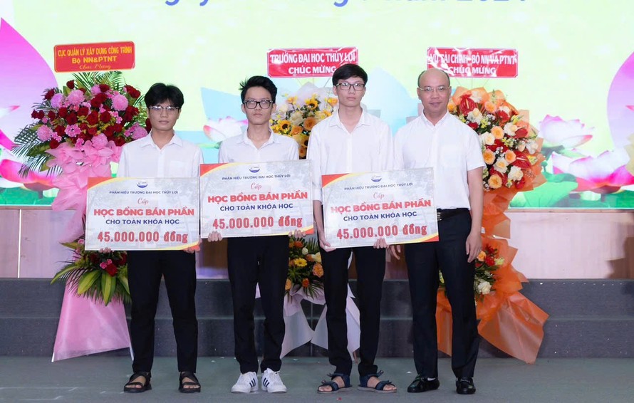 Không để sinh viên bỏ học vì khó khăn tài chính