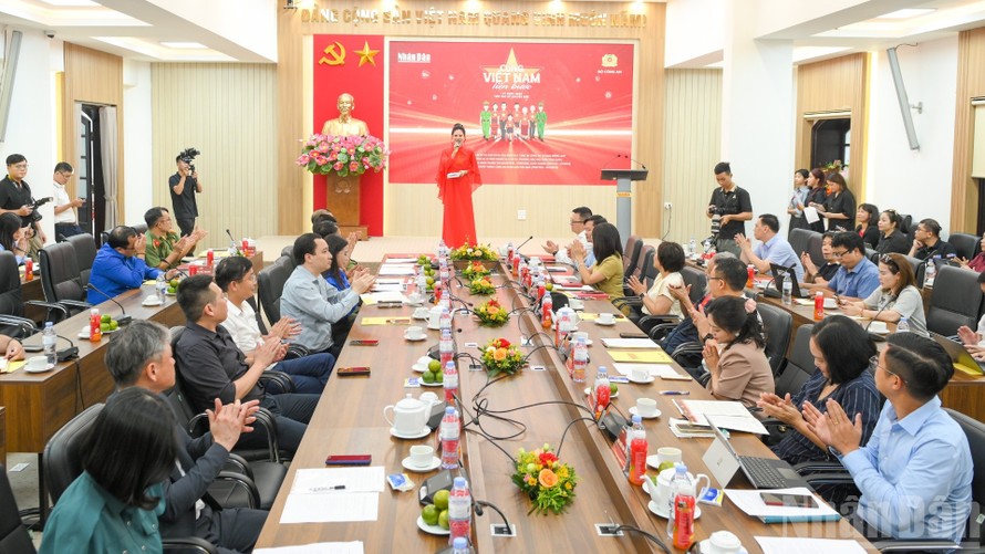 Toàn cảnh buổi họp báo công bố chương trình. (Ảnh: THẾ ĐẠI)