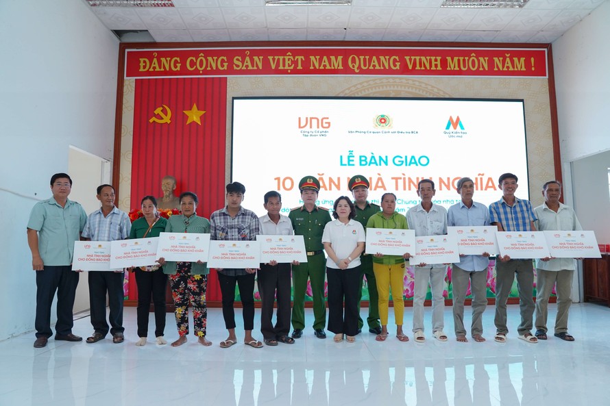 Bộ Công an phối hợp với Quỹ Kiến tạo ước mơ trao tặng nhà ở xã hội tại An Giang