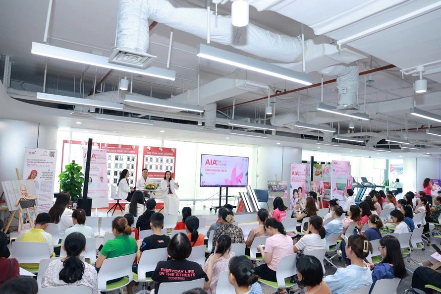 AIA Việt Nam cùng BCNV đồng hành nâng cao nhận thức ung thư vú