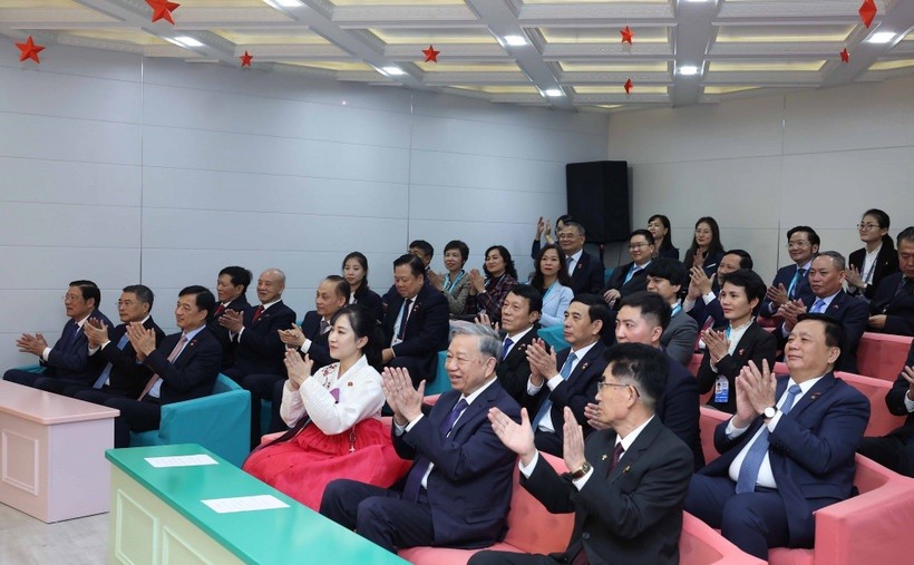 Tổng Bí thư Tô Lâm thăm Trường Mẫu giáo Kiêng Sang và lớp học mang tên Chủ tịch Hồ Chí Minh