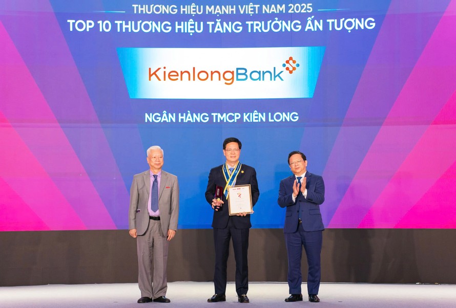 KienlongBank khẳng định tầm vóc bằng cú đúp giải thưởng và sức bật 30 năm phát triển