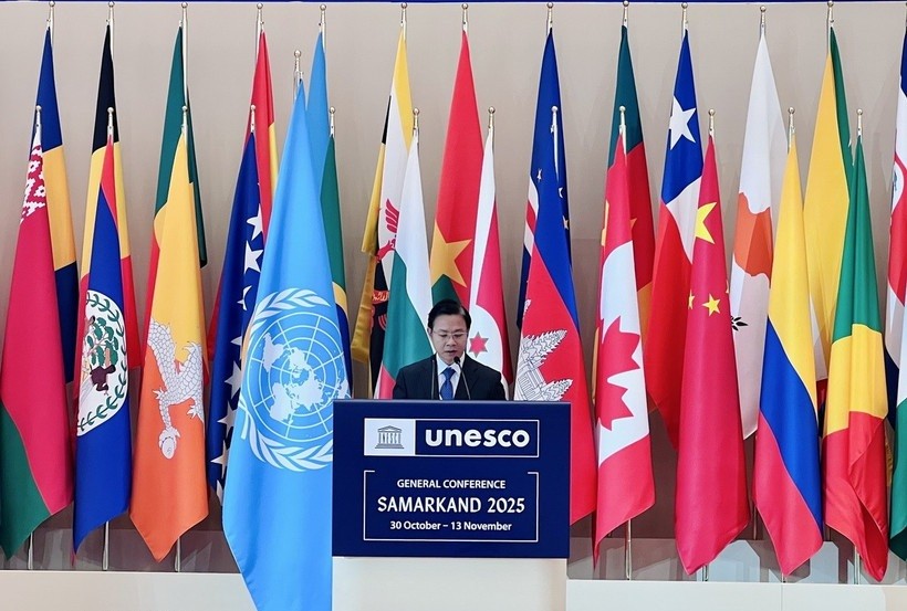 Thứ trưởng Ngoại giao Ngô Lê Văn phát biểu tại Kỳ họp lần thứ 43 Đại hội đồng UNESCO.