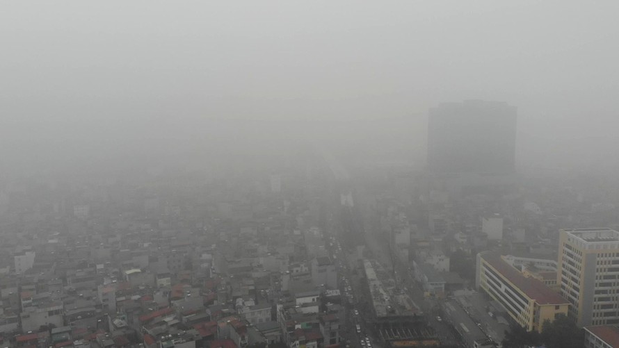 Trong suốt nhiều ngày qua, thành phố Hà Nội liên tiếp “chìm” trong ô nhiễm không khí.
