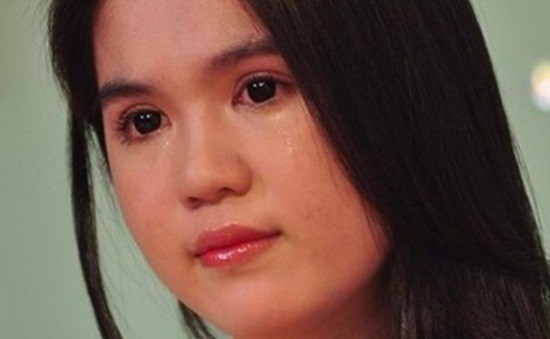 'Nữ hoàng nội y' Ngọc Trinh và những năm tháng tuổi thơ đầy cơ cực