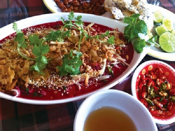 Bàng hoàng phát hiện nguyên giám đốc sở chết vì ăn tiết canh dơi