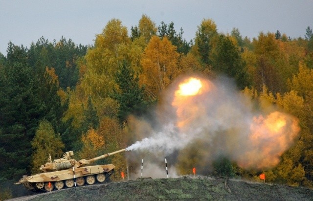 Nga điều T-90MS đến Syria để chế áp tên lửa TOW của phiến quân?