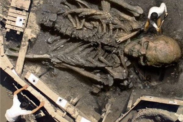 Bộ xương người khổng lồ năm 1976 thuộc về nền văn minh xa xưa?