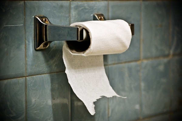 Những câu chuyện thú vị về giấy vệ sinh suốt 600 năm qua