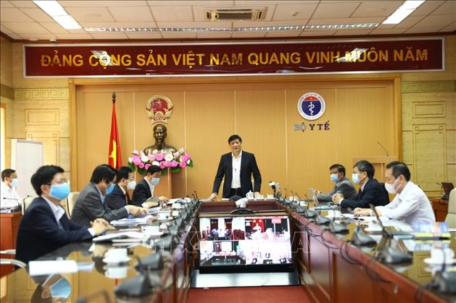 Quang cảnh hội nghị trực tuyến tại điểm cầu Bộ Y tế. Ảnh: Huy Hùng - TTXVN