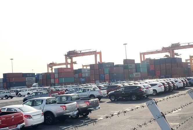 Ô tô nhập khẩu về Việt Nam chủ yếu qua cảng Hải Phòng và TP.HCM. Ảnh: Tuấn Nguyễn
