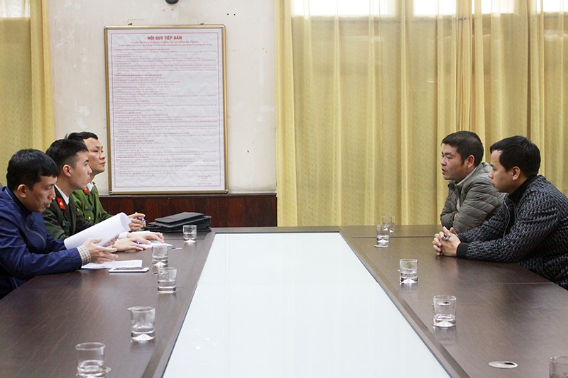 Cơ quan chức năng TP Cẩm Phả làm việc với Vũ Văn Trang và Phạm Quang Trường.