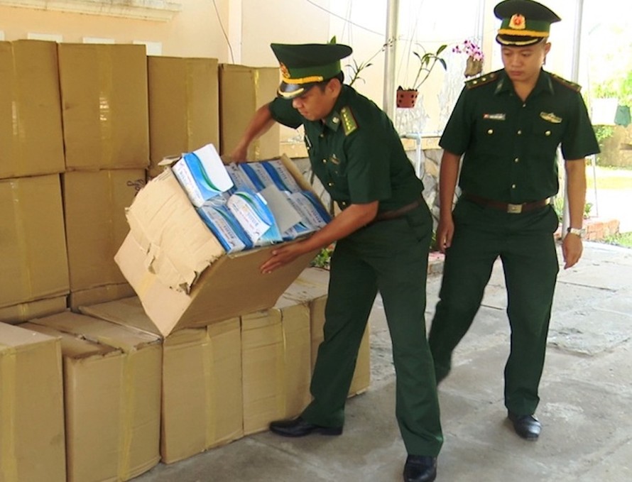 Số khẩu trang được lực lượng biên phòng bắt giữ.