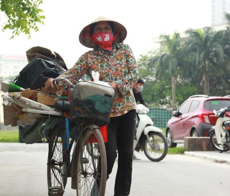 Người nghèo mong từng ngày gói hỗ trợ an sinh 62.000 tỷ đồng được giải ngân. (Ảnh minh họa)