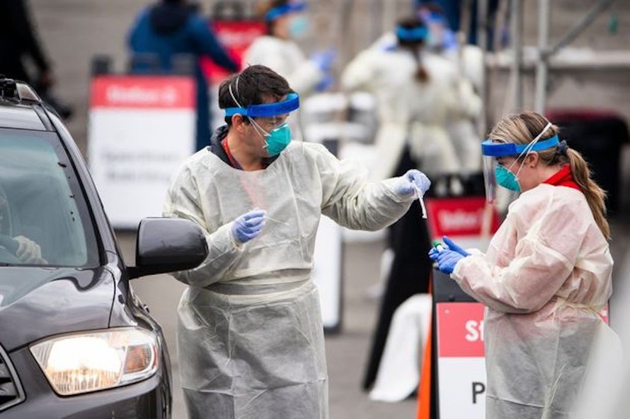 Sau một thời gian mở cửa, số ca nhiễm bệnh tăng vọt tại Mỹ