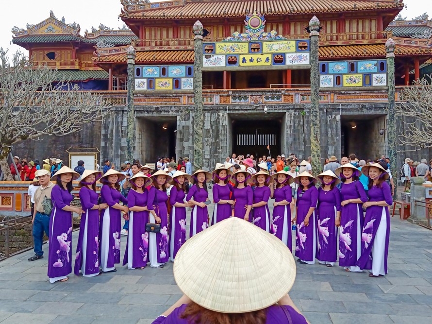 Mong Huế thành kinh đô áo dài!
