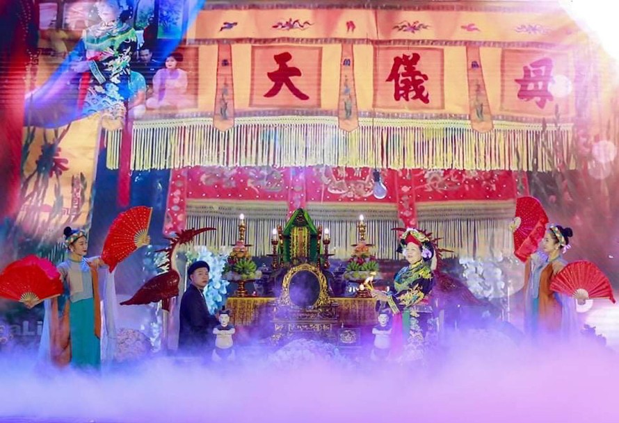 Nghi lễ thực hành Tín ngưỡng thờ Mẫu Thượng ngàn.